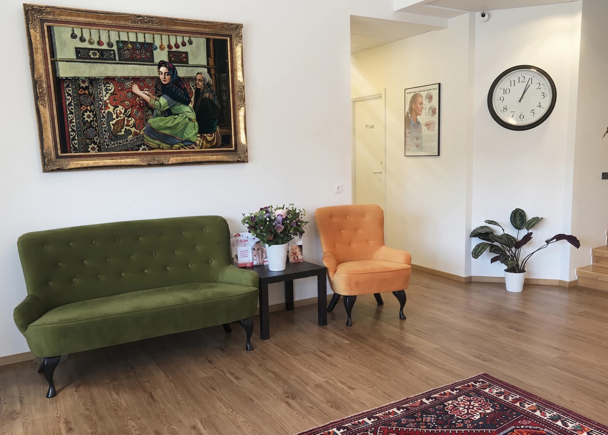 Väntrummet hos Korsvägen Dental Clinic AB