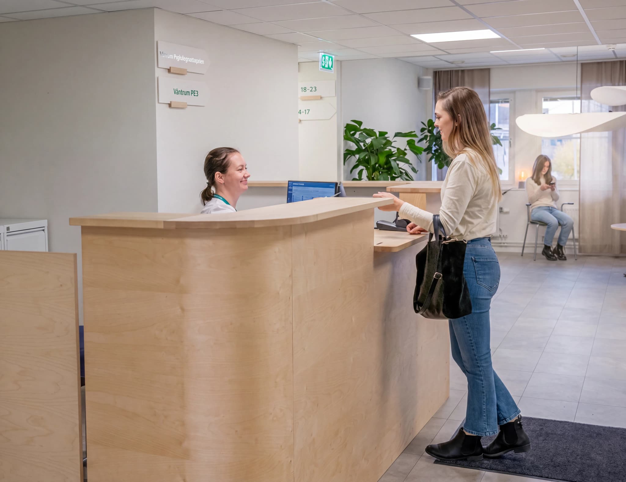 Receptionen hos Meliva vårdcentral Solna