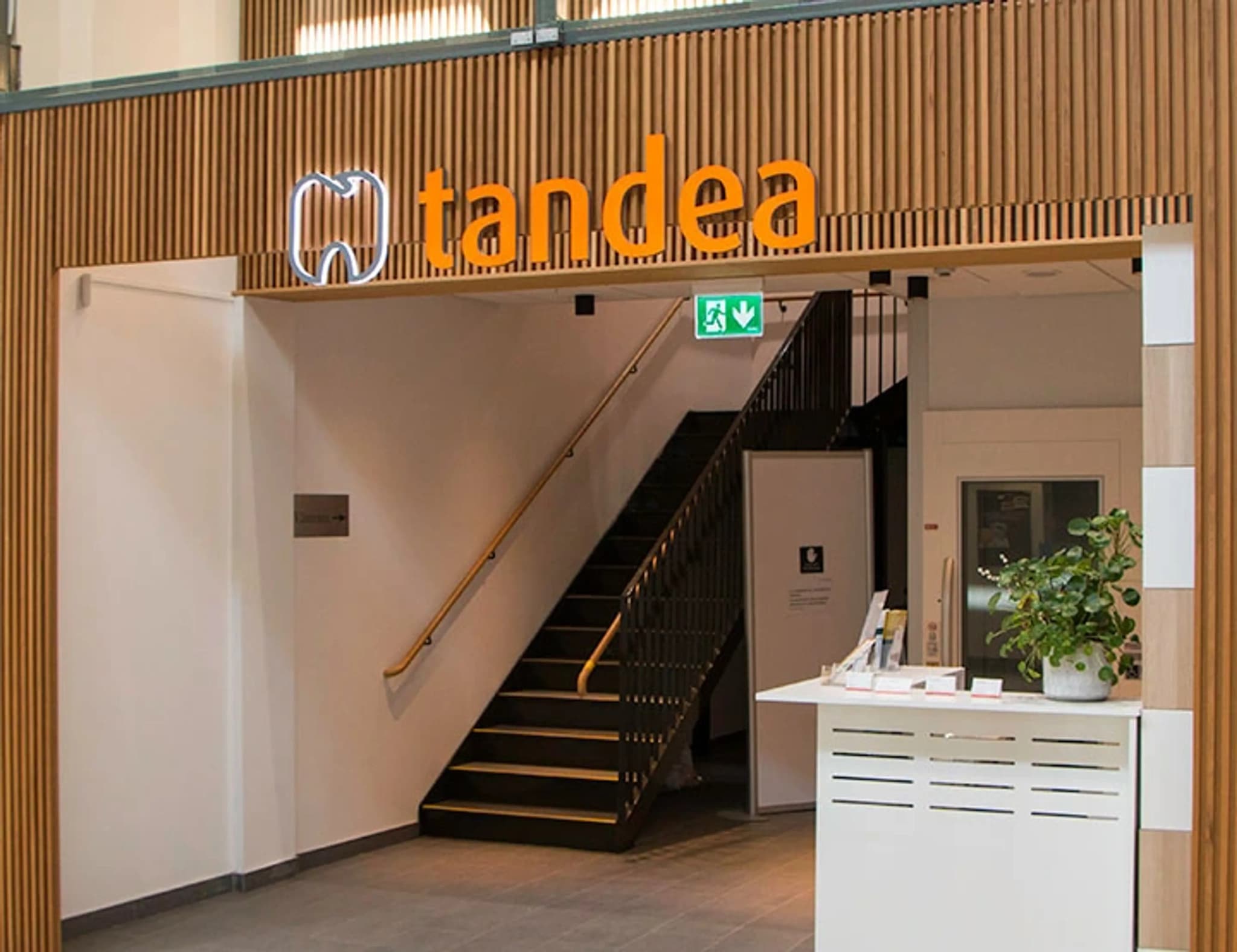 Receptionen hos Tandea Handen, Haninge