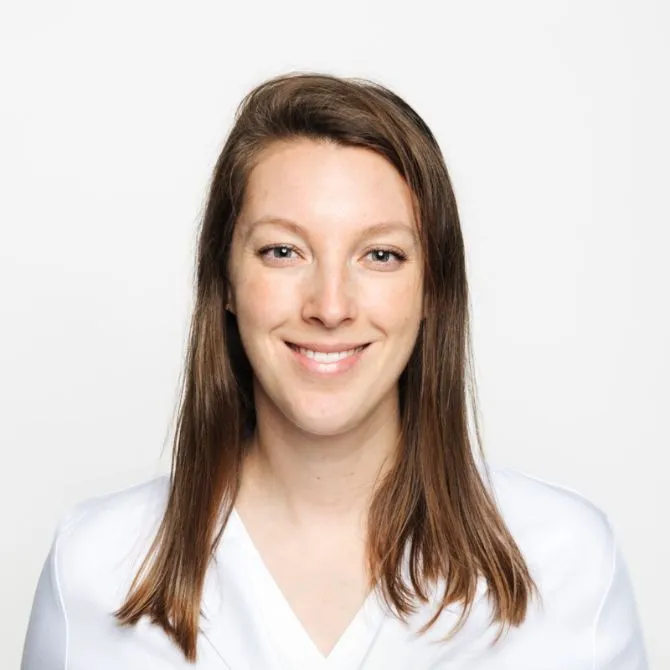Dr. Alisa Mundzic