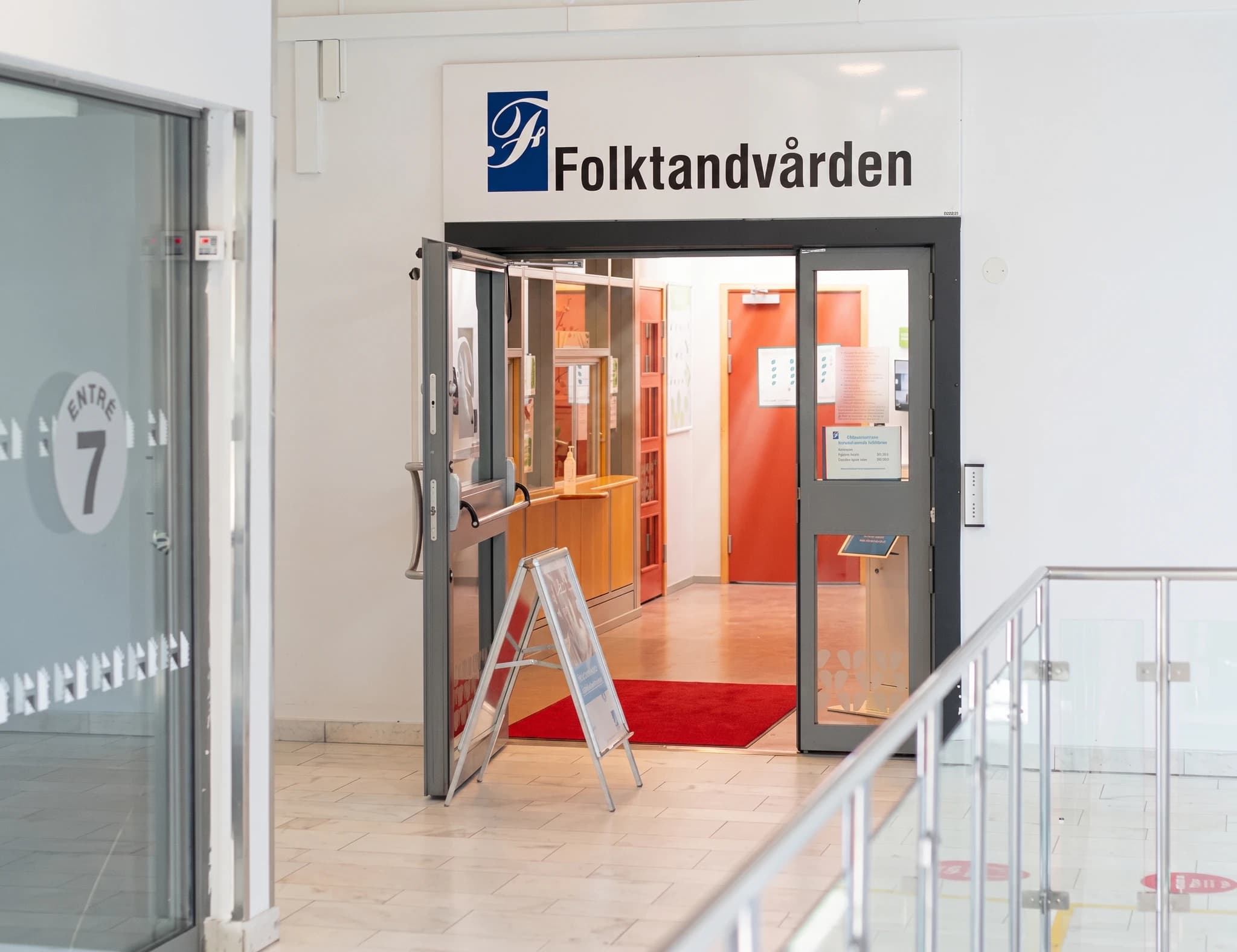 Entrén hos Folktandvården Hallunda, Botkyrka