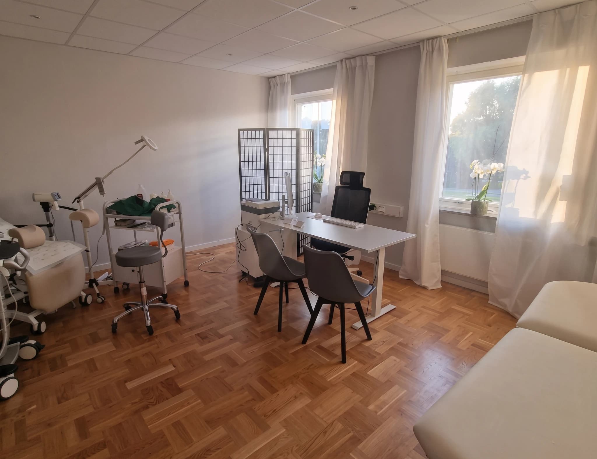 Behandlingsrummet hos Iasis Healthcare - gynekologi neurologi
