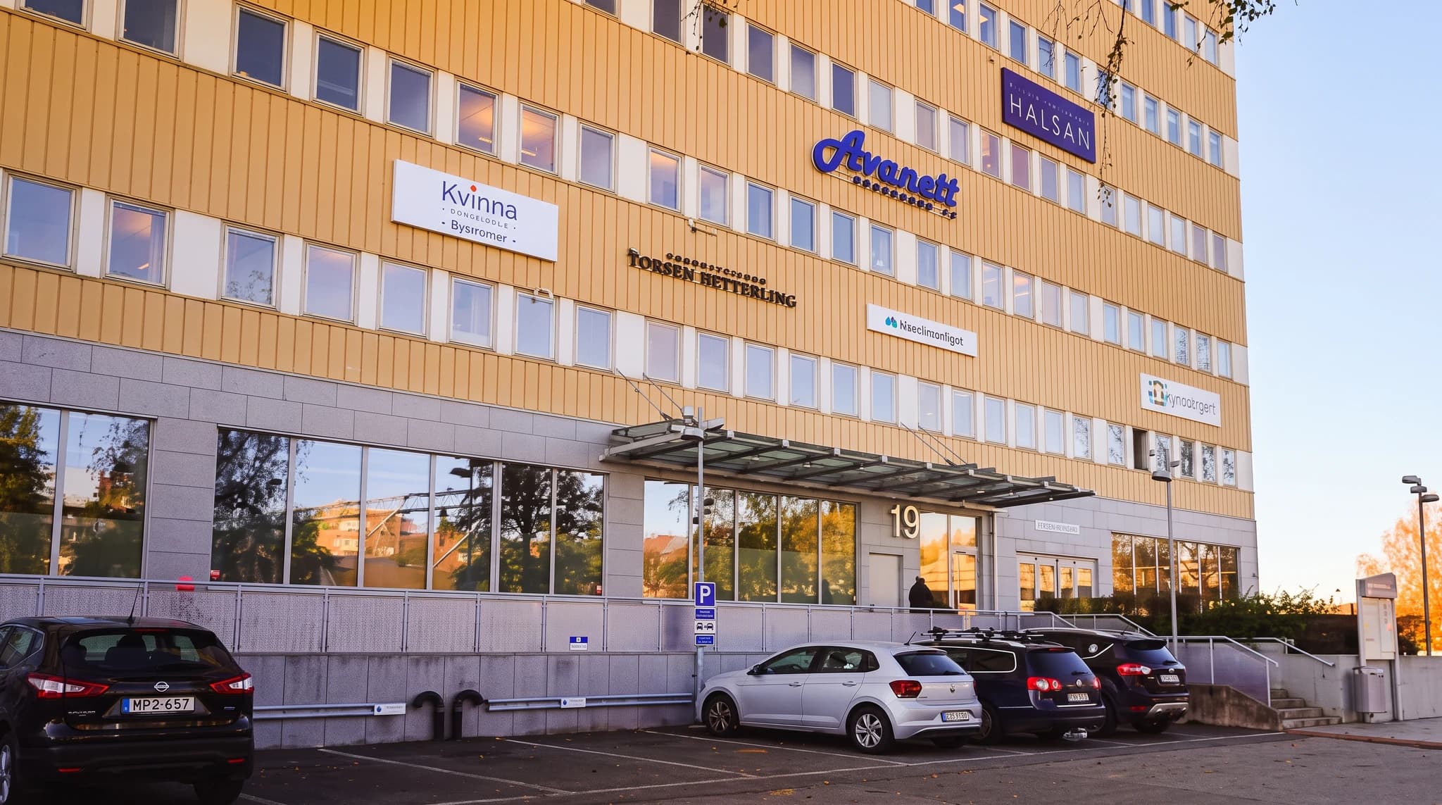 Entrén hos Kvinna Stockholm Barnmorskemottagning, Sollentuna