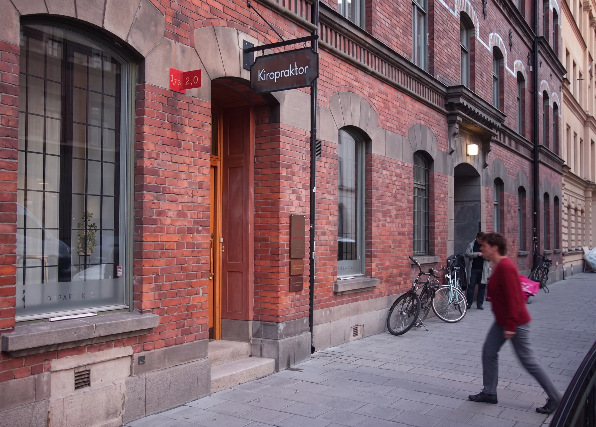 Entrén hos Norra Agnegatans kiropraktorklinik