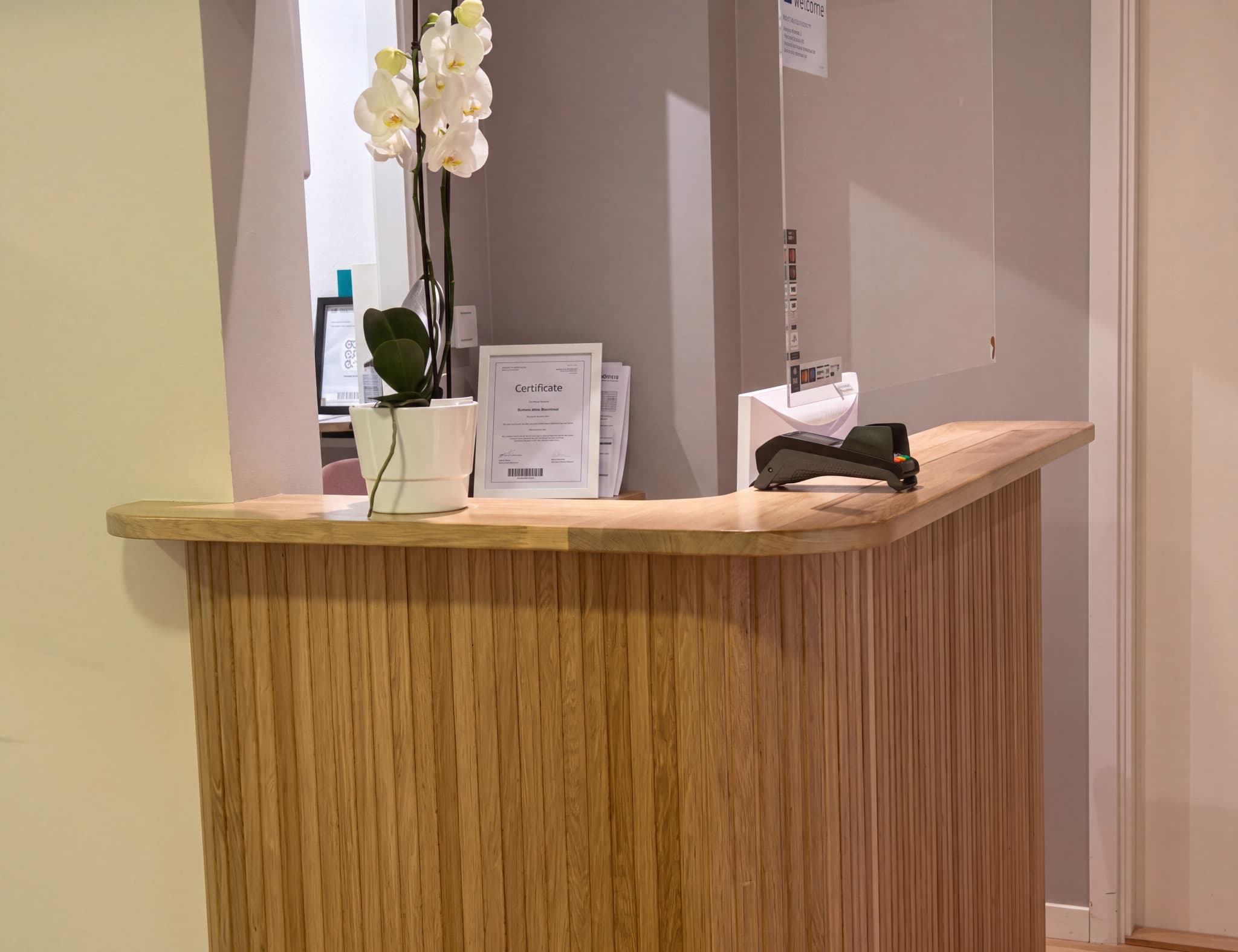 Receptionen hos Smile Hässelby Strand