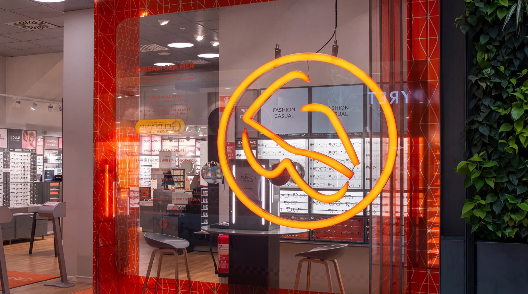 Entrén hos Synsam Huddinge