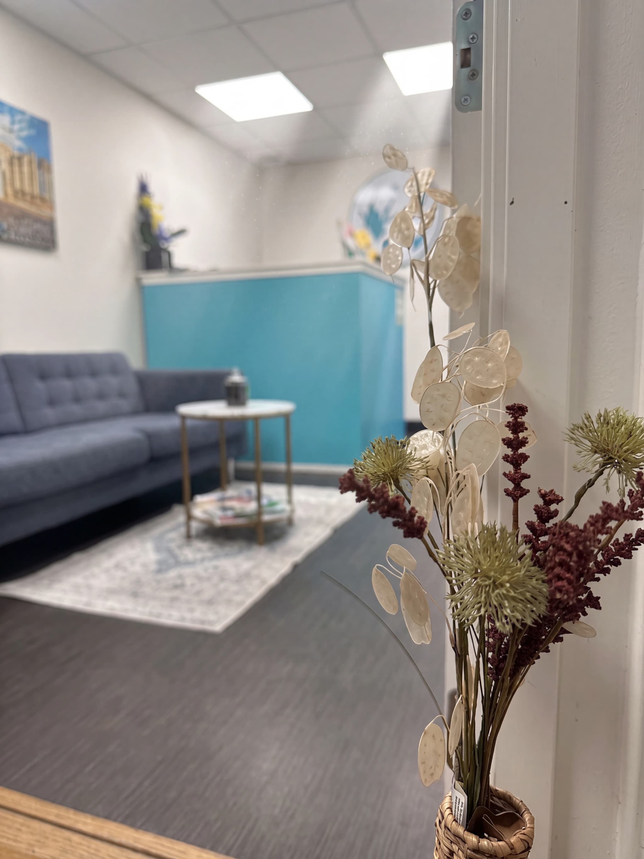 Väntrummet hos Fineartsdental Clinic Trollhättan