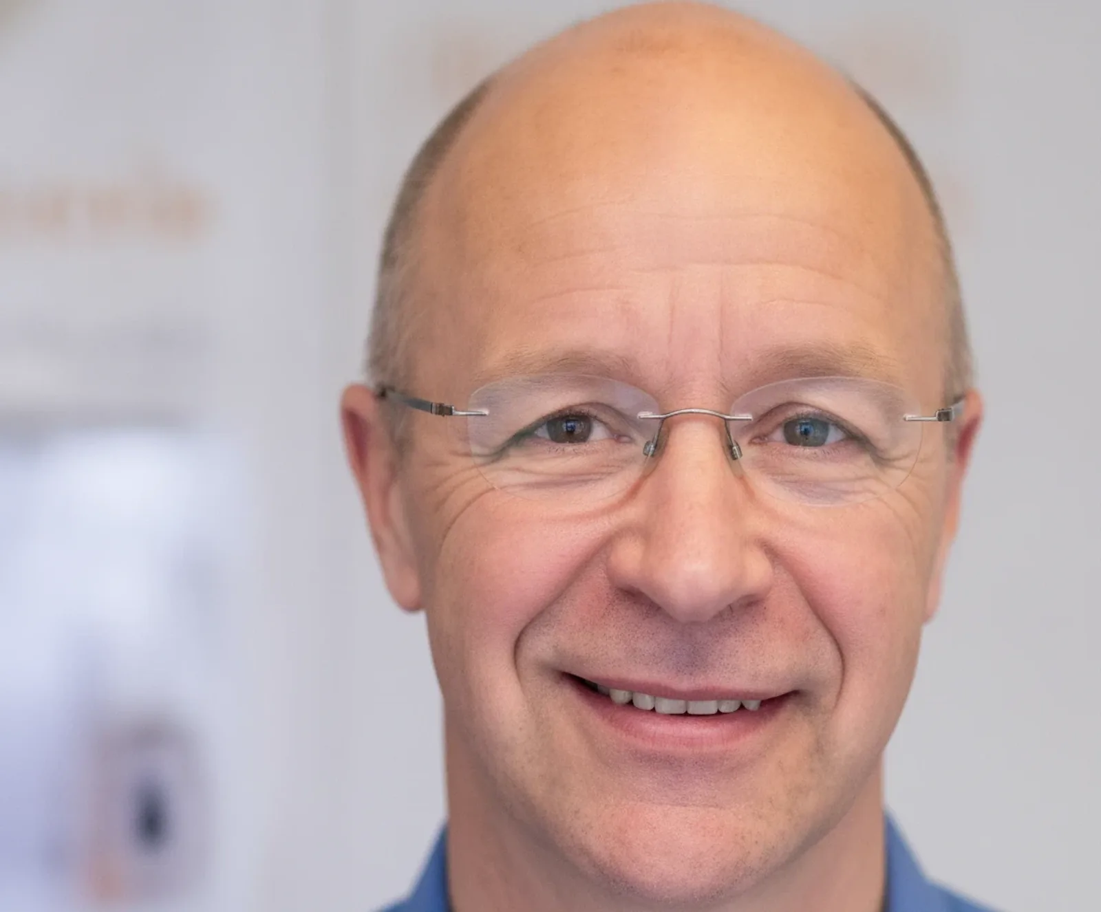 Dr Mikael Stiernstam